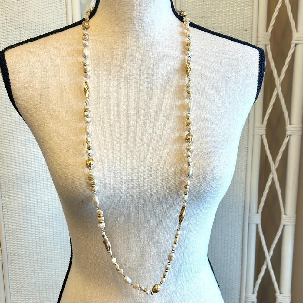 Vintage Liz Claiborne Pearl Necklace Gold Beads 38” Coastal Shell Charm 90s - Picture 5 of 16